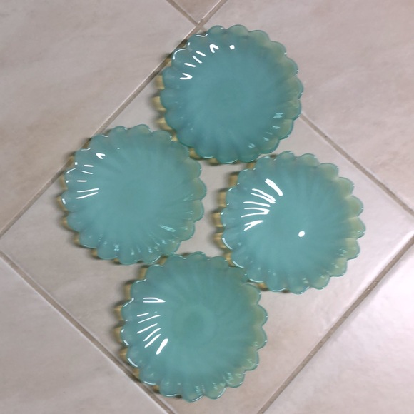 Vintage Translucent Art Glass Petal dessert/ salad plates - Picture 2 of 4